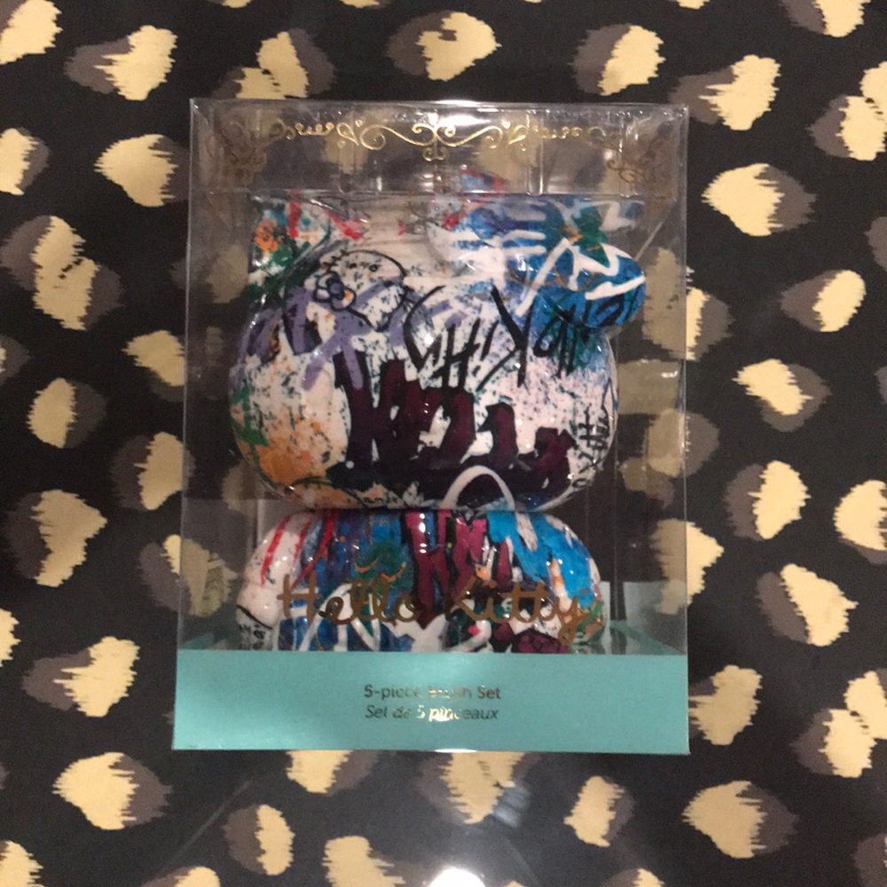 Hello Kitty *GRAFFITI 5 BRUSH Set Holder*